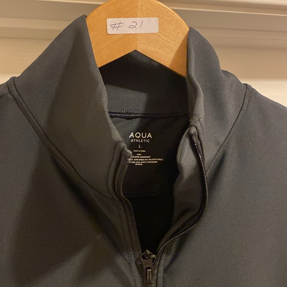 New NWT AQUA Cropped Full Zip Mock Neck Jacket size Large Black retail Price $98 - Picture 3 of 4